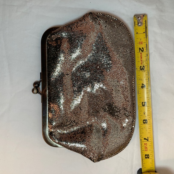 Sparkly Gold Clutch w Optional Chain - Picture 5 of 8